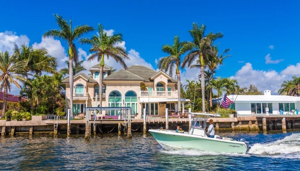 Palm-lined waterfront home in Fort Lauderdale